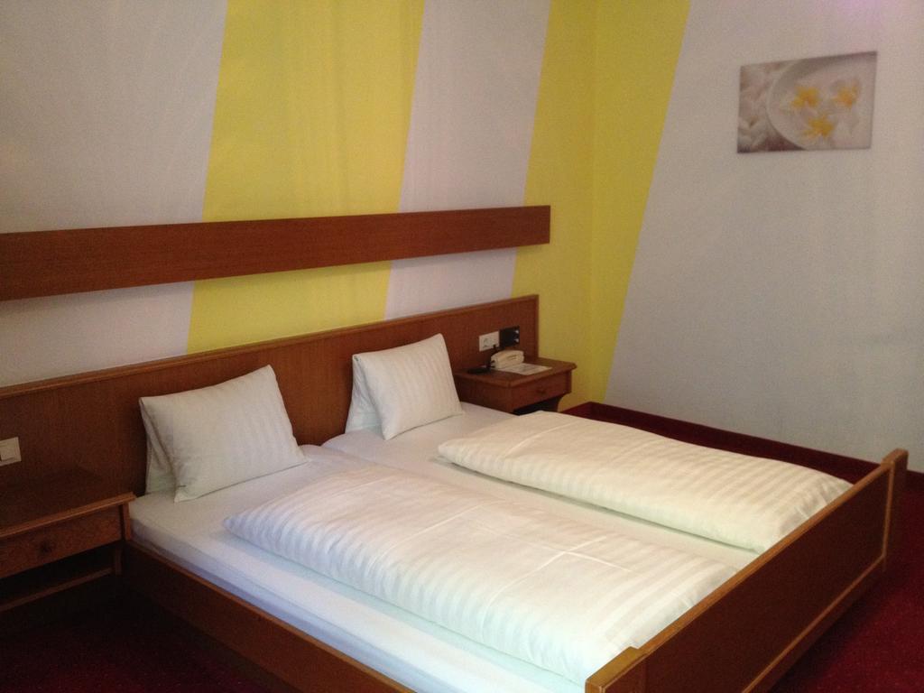 Hôtel Schwarzer Adler à Landeck Chambre photo