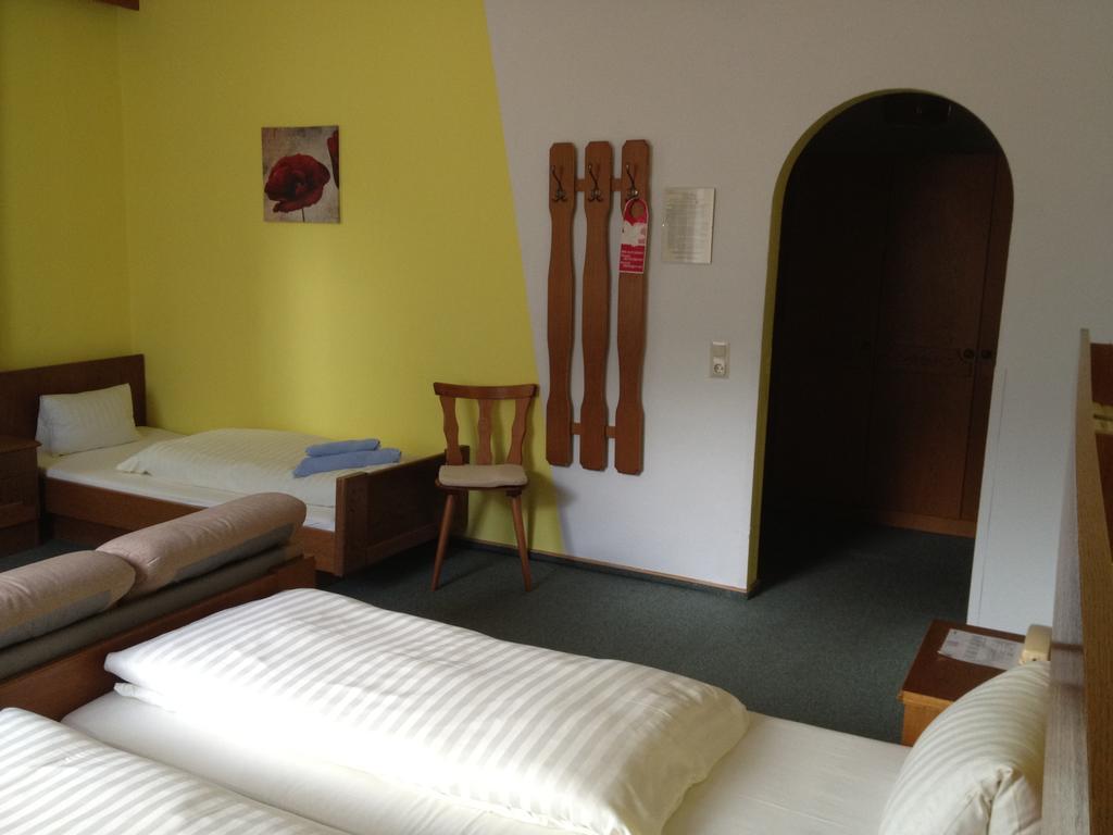 Hôtel Schwarzer Adler à Landeck Chambre photo