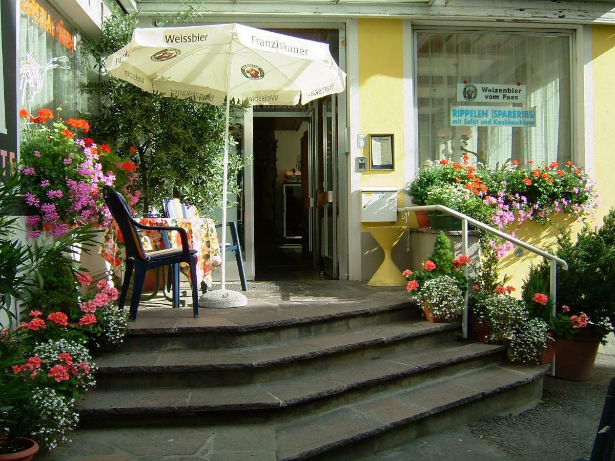 Hôtel Schwarzer Adler à Landeck Extérieur photo